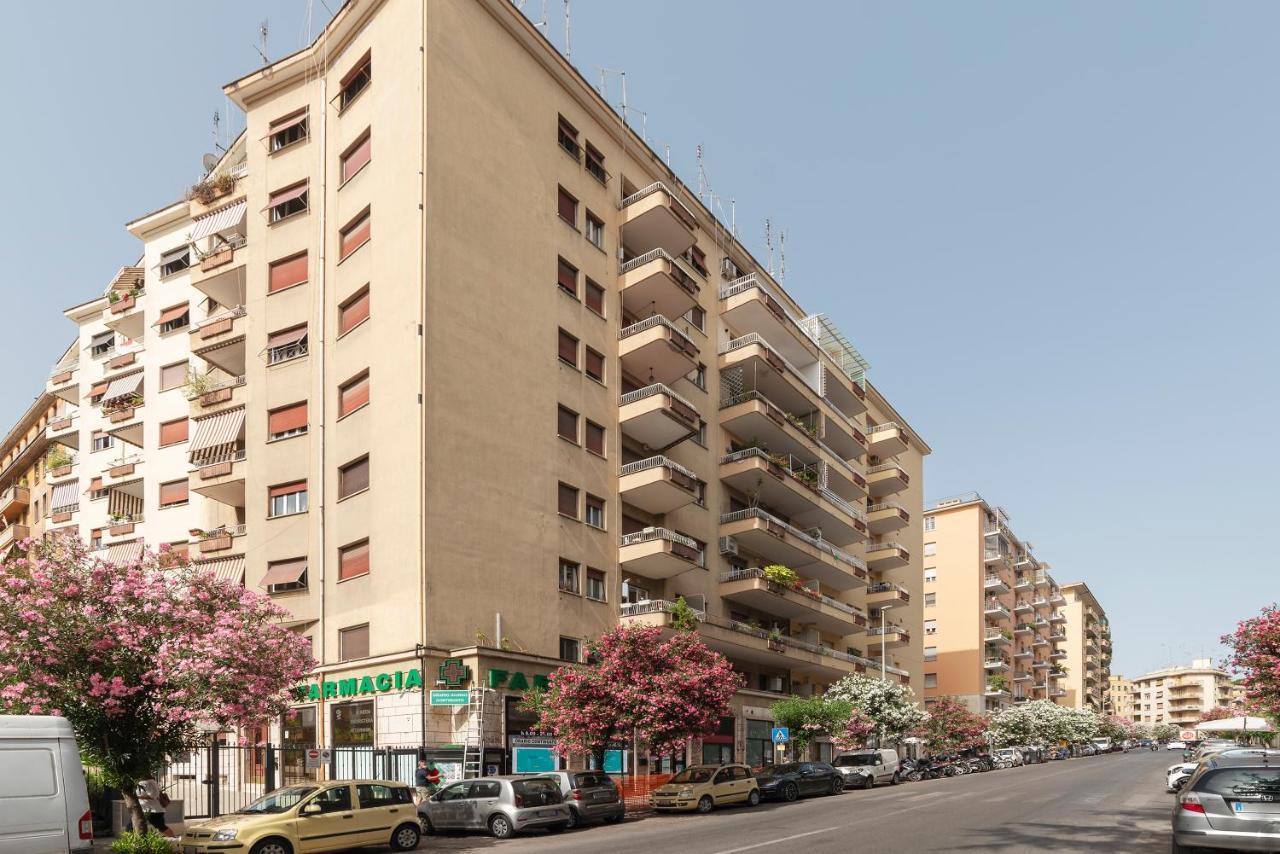Roomy And Bright Apartment With Terrace Roma Eksteriør bilde