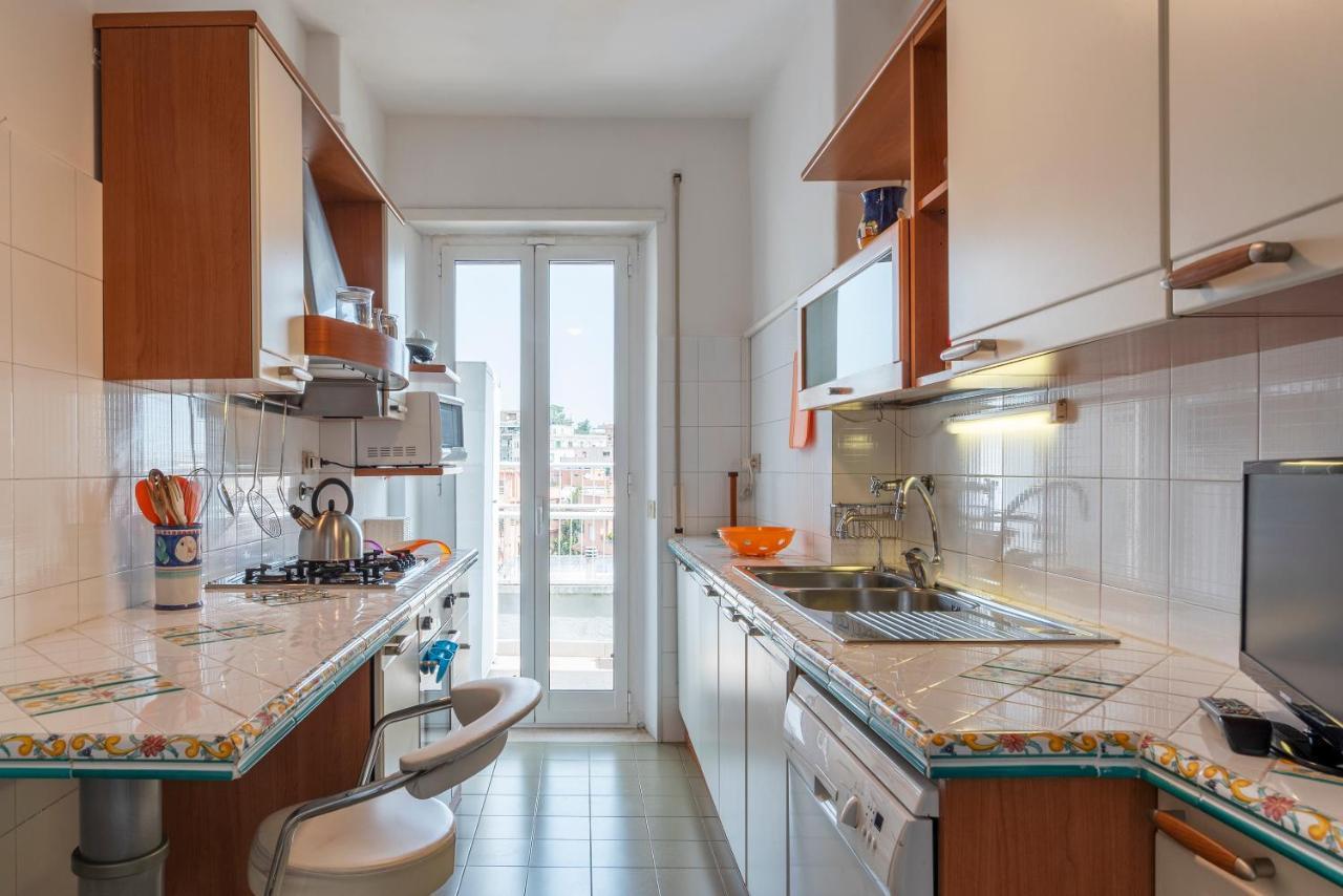 Roomy And Bright Apartment With Terrace Roma Eksteriør bilde