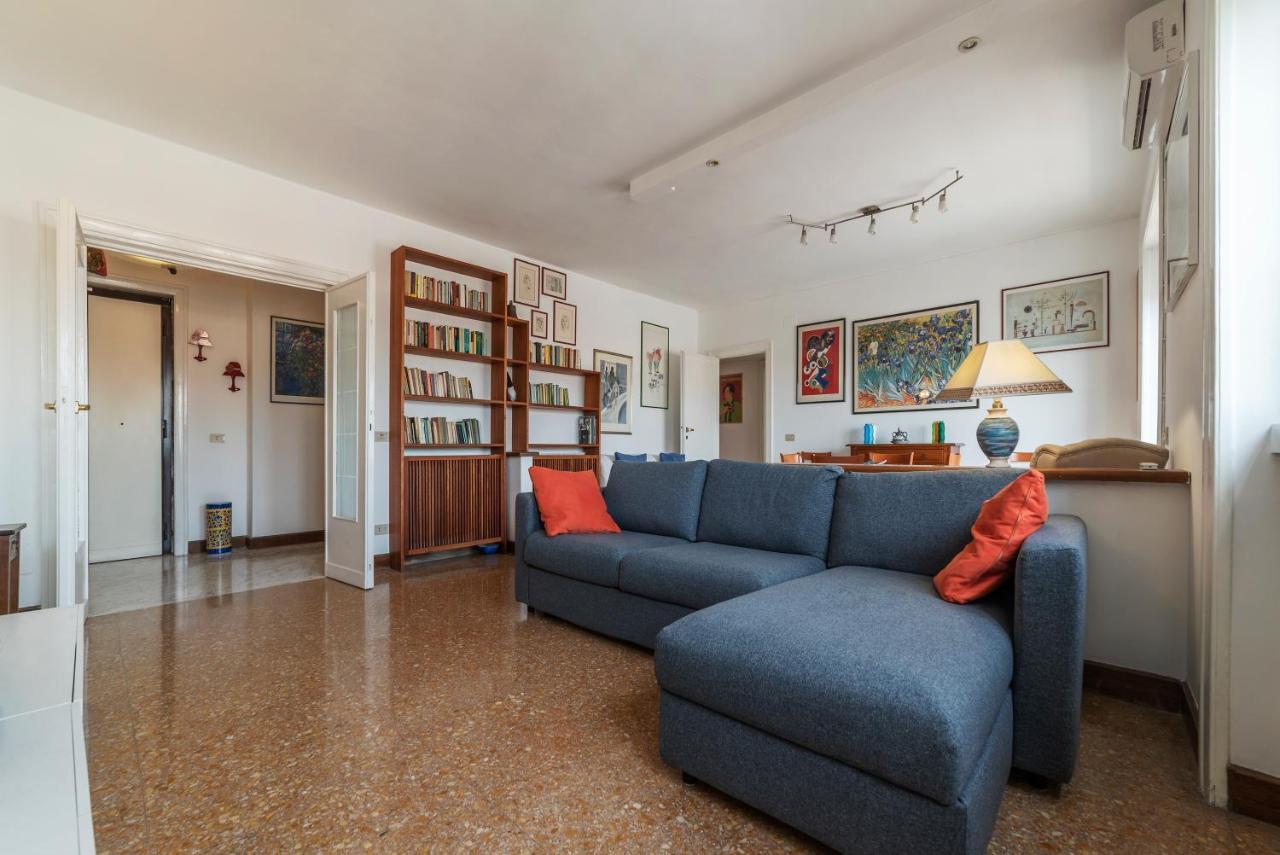 Roomy And Bright Apartment With Terrace Roma Eksteriør bilde