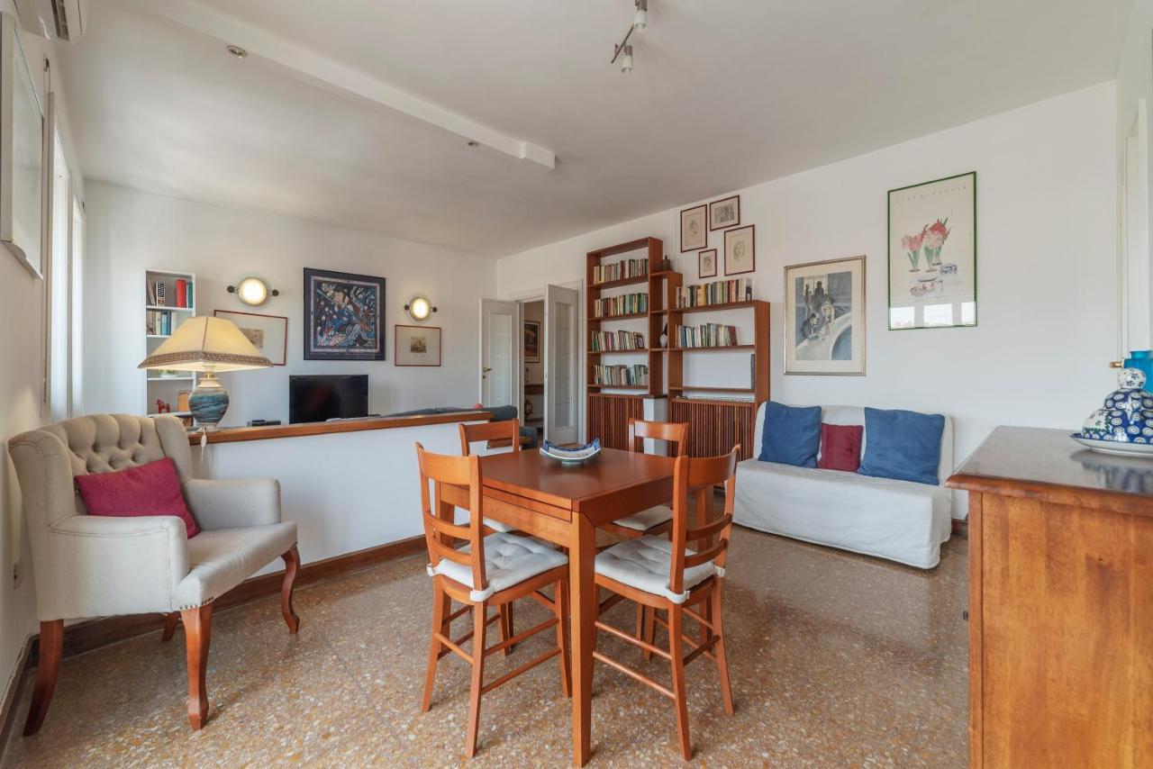Roomy And Bright Apartment With Terrace Roma Eksteriør bilde