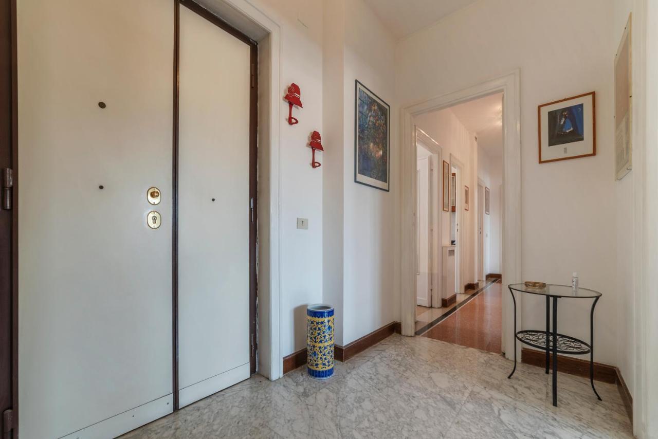 Roomy And Bright Apartment With Terrace Roma Eksteriør bilde