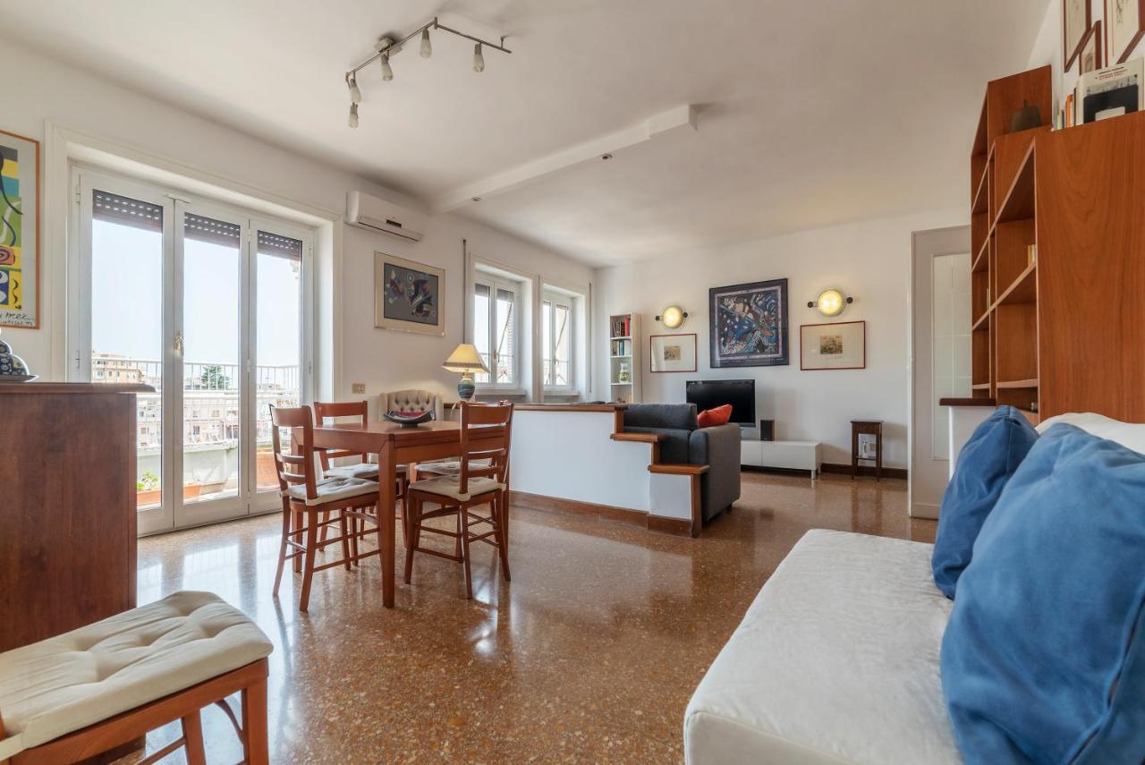 Roomy And Bright Apartment With Terrace Roma Eksteriør bilde