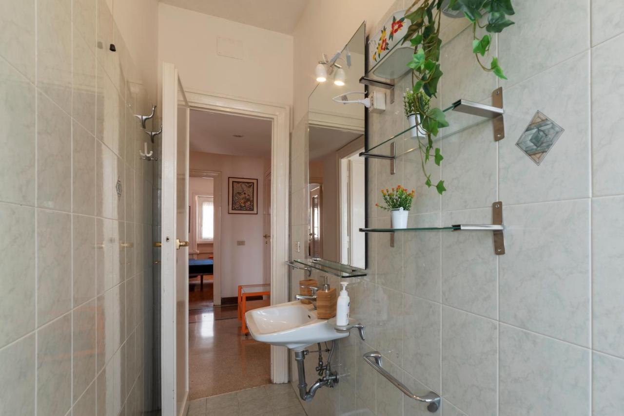 Roomy And Bright Apartment With Terrace Roma Eksteriør bilde