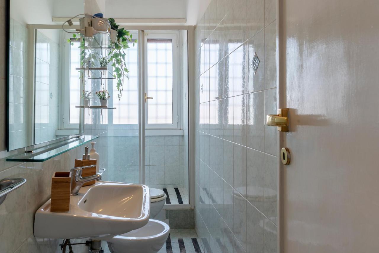 Roomy And Bright Apartment With Terrace Roma Eksteriør bilde
